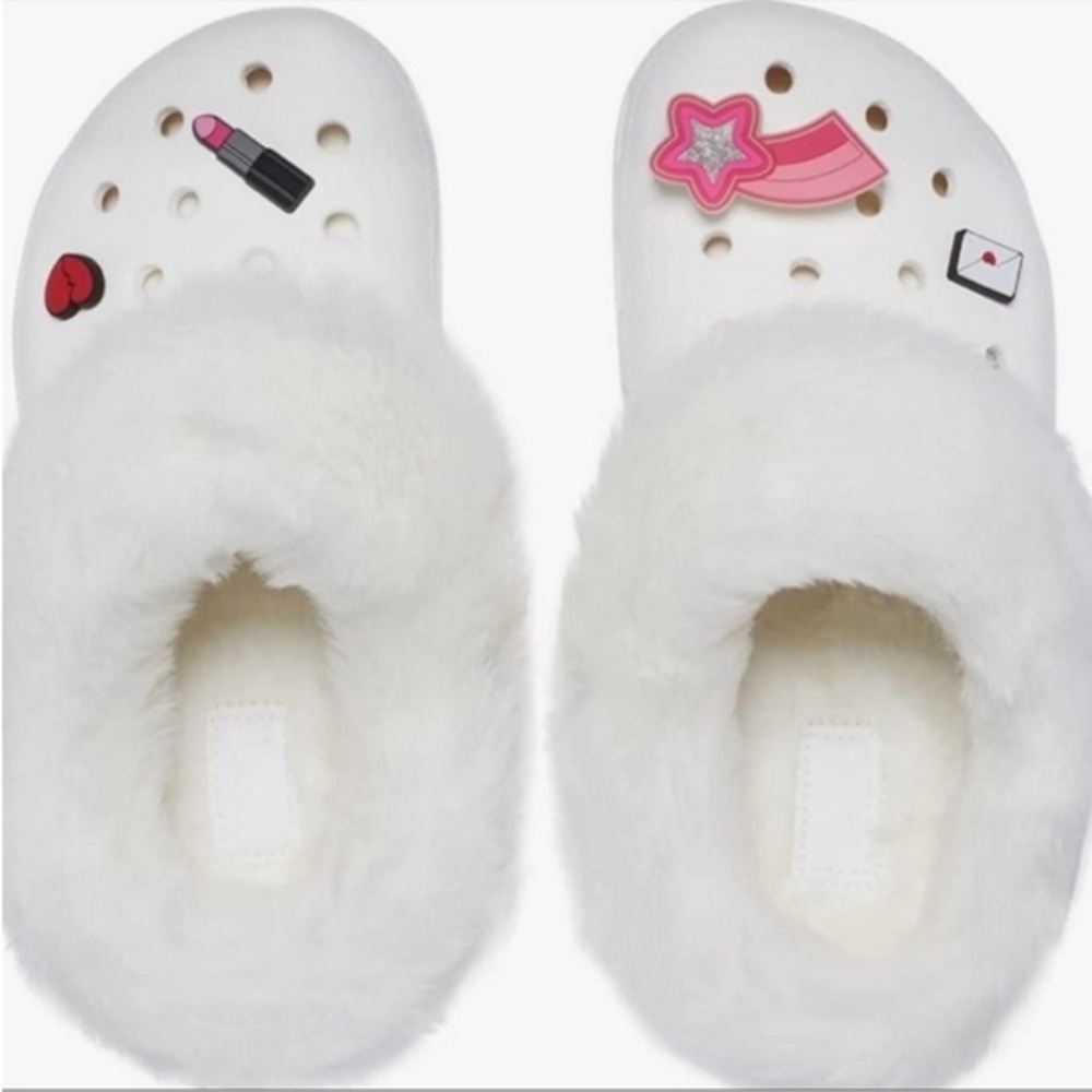 Crocs - ‘Mammoth’ fur lined clog. Woman SZ: 8. NWT. Firm! *Last One!